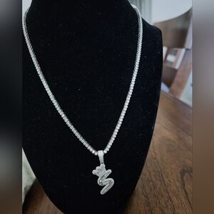 Tennis chain with pendant